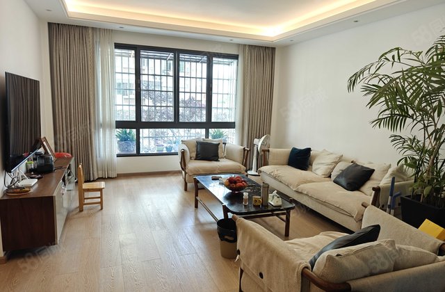 东方花园4室2厅133㎡93万二手房图片