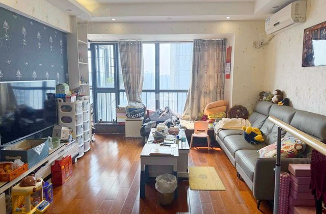 荣和中央公园3室3厅111.13㎡142万二手房图片