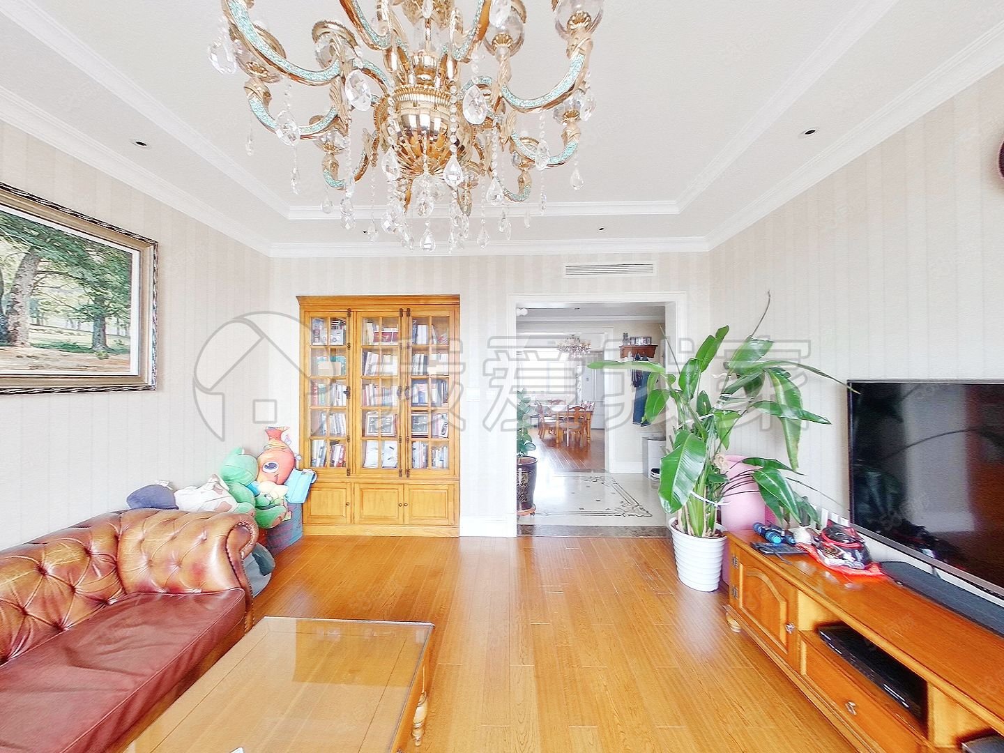 金成府3室2廳2衛(wèi)166.45㎡南北590萬