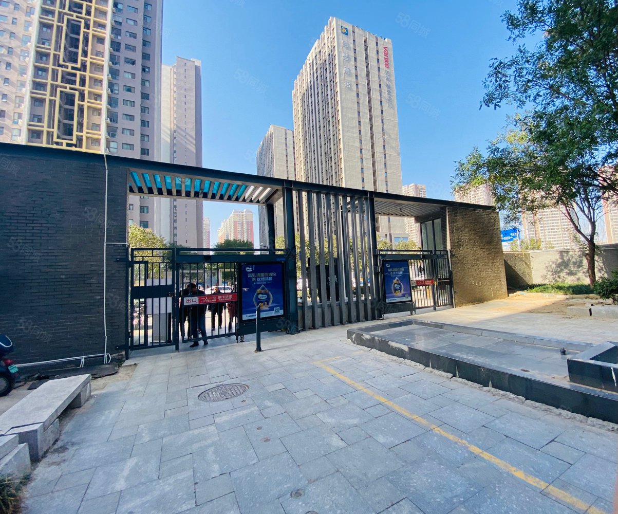 中原福塔旁,二环双地铁口,精装全明户型小两房,急售,美景鸿城(一期鸿