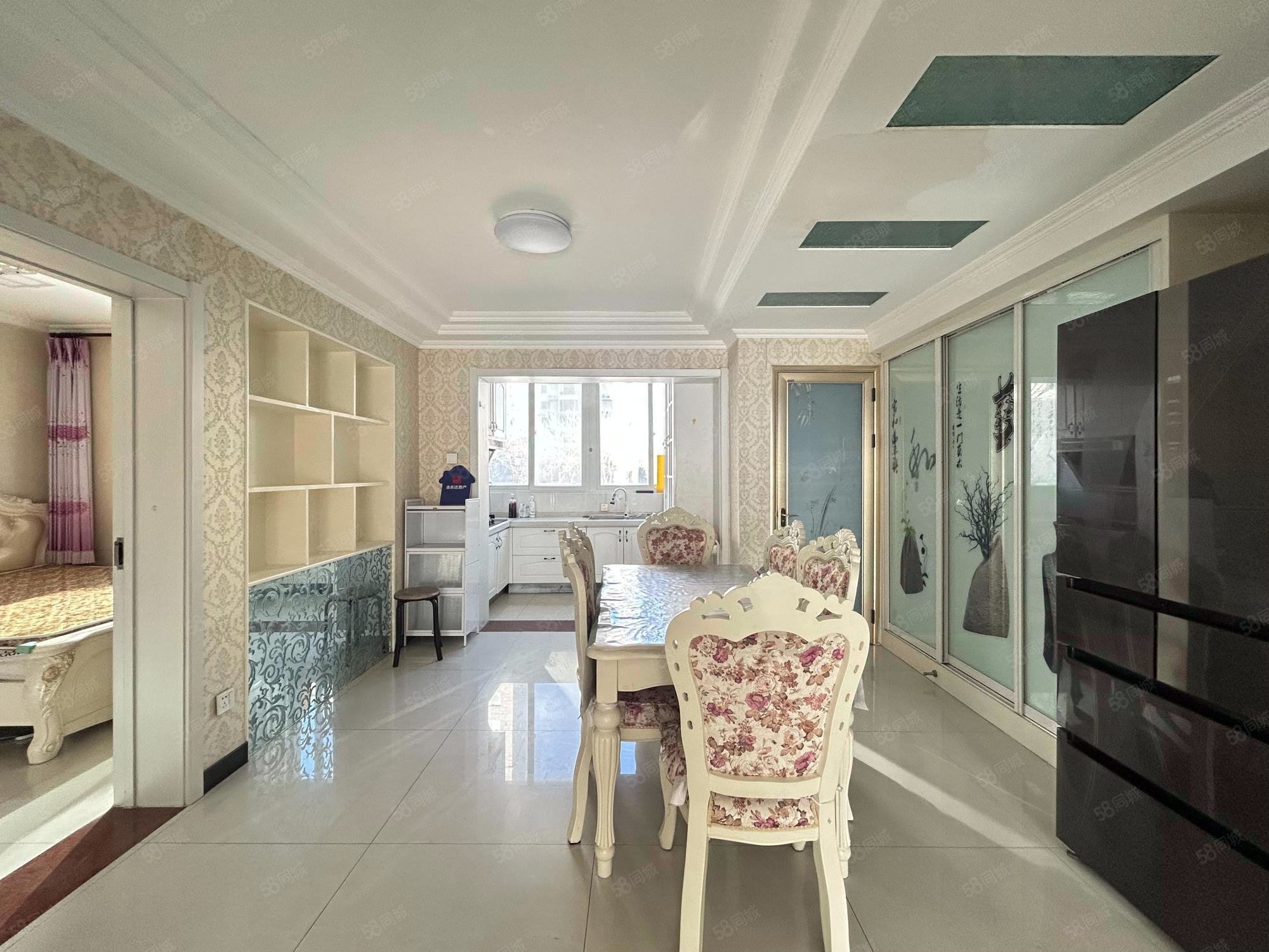 陽光街391號院3室2廳2衛(wèi)131.96㎡南北320萬