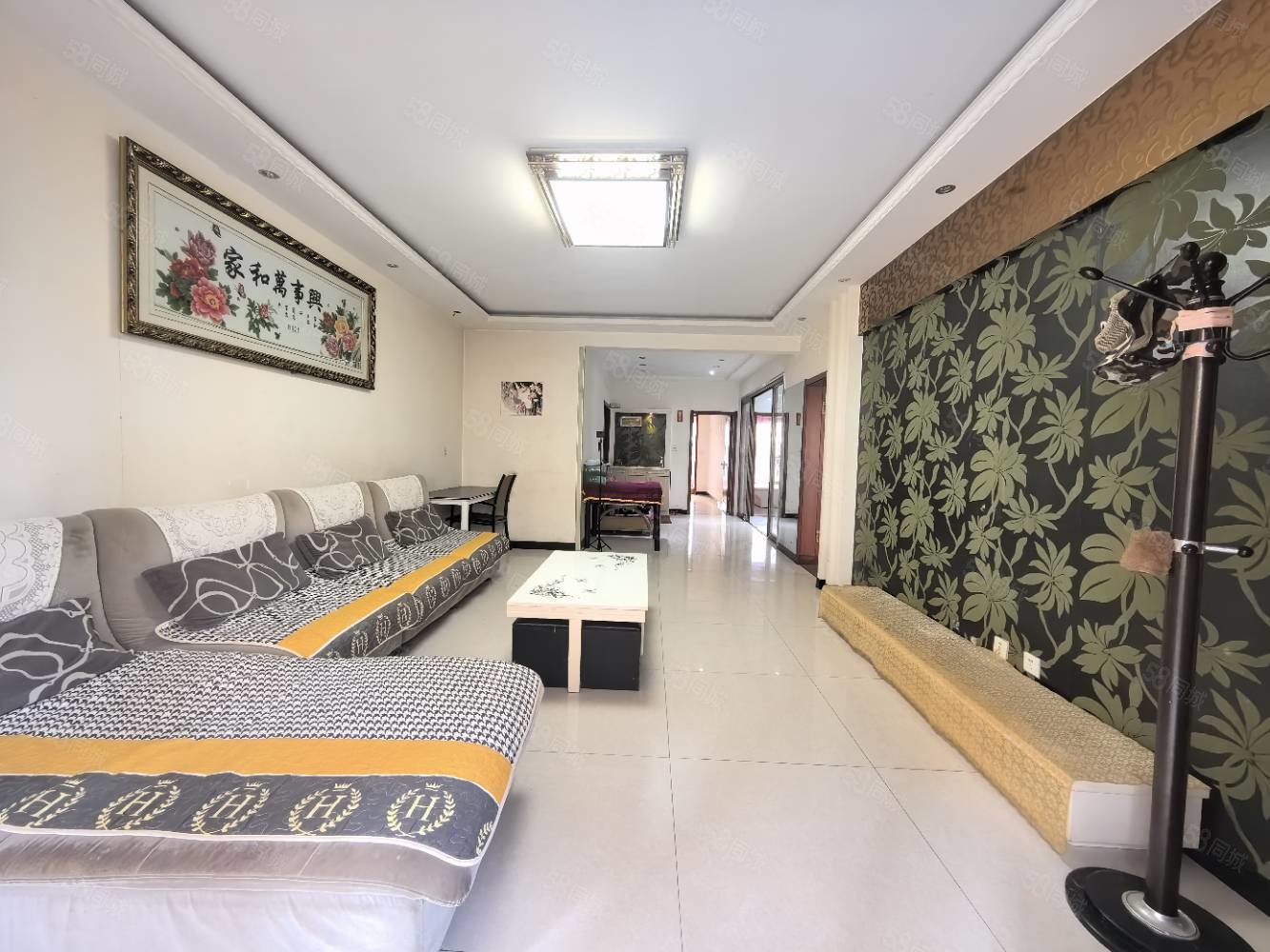 塞维利亚3室2厅2卫138㎡南北165万