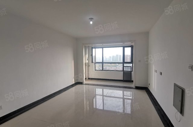 公园附近水城慧德北邻中央帝景客厅朝阳三室两卫免大税带储有钥匙