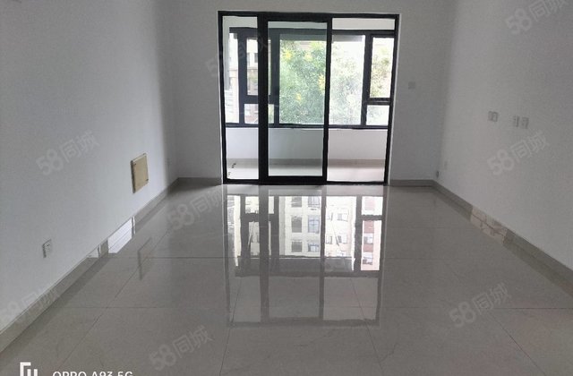 阿尔卡迪亚，新房，带车位储藏室，房东着急出售