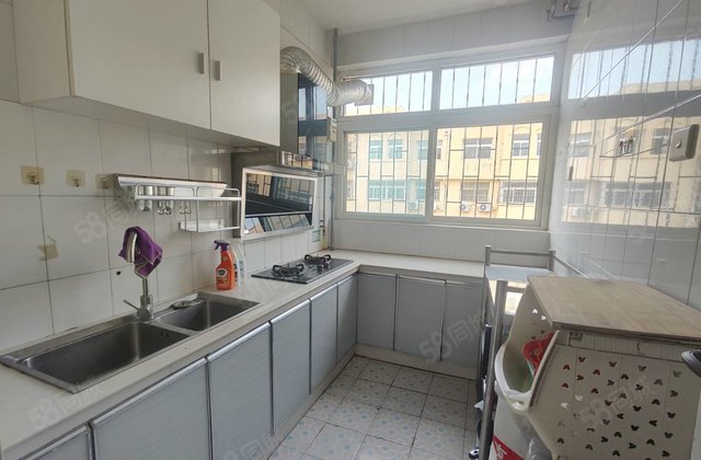 急售！紧邻七中！十  万入住！单价5开头！停车方便！送储！