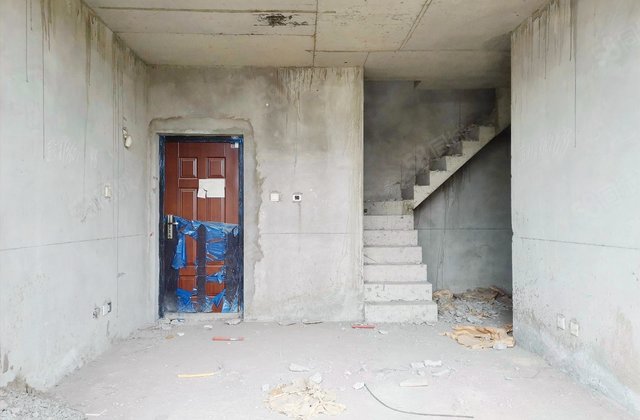 隆鑫鸿府(1-3期)5室2厅96.48㎡98万二手房图片