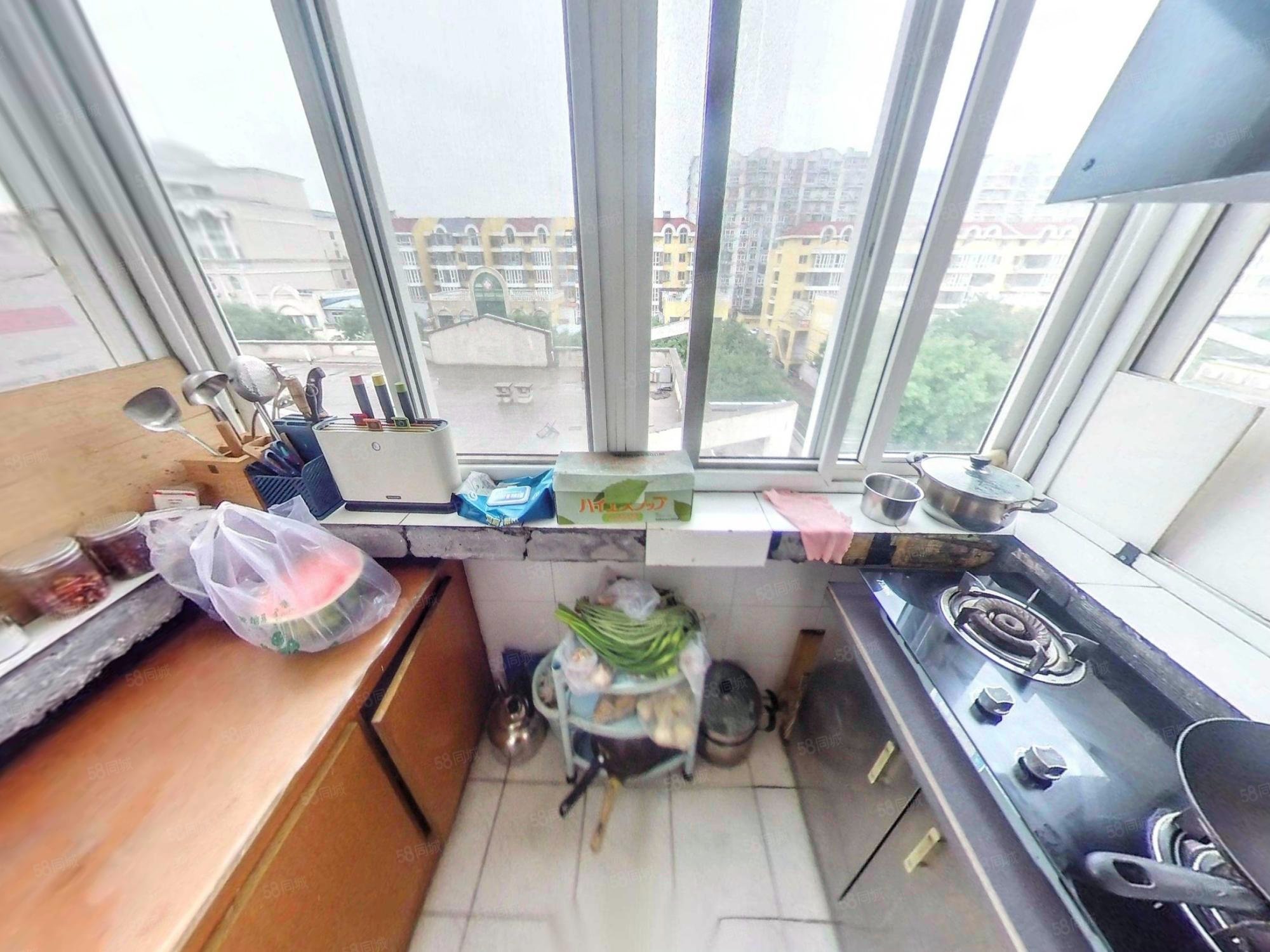 天澤苑3室2廳2衛(wèi)140.77㎡南北298萬