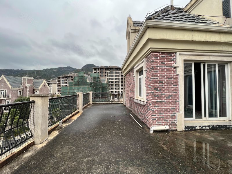 水岸君山诺丁山独栋别墅占地超1亩花园400平米闹中取静