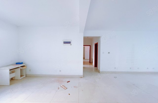 急售开发区东昌东校对过单位家属院英伦花园大平层送车位地下室