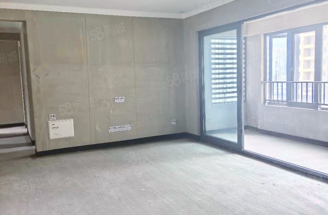 联发君樾府4室2厅137㎡275万二手房图片