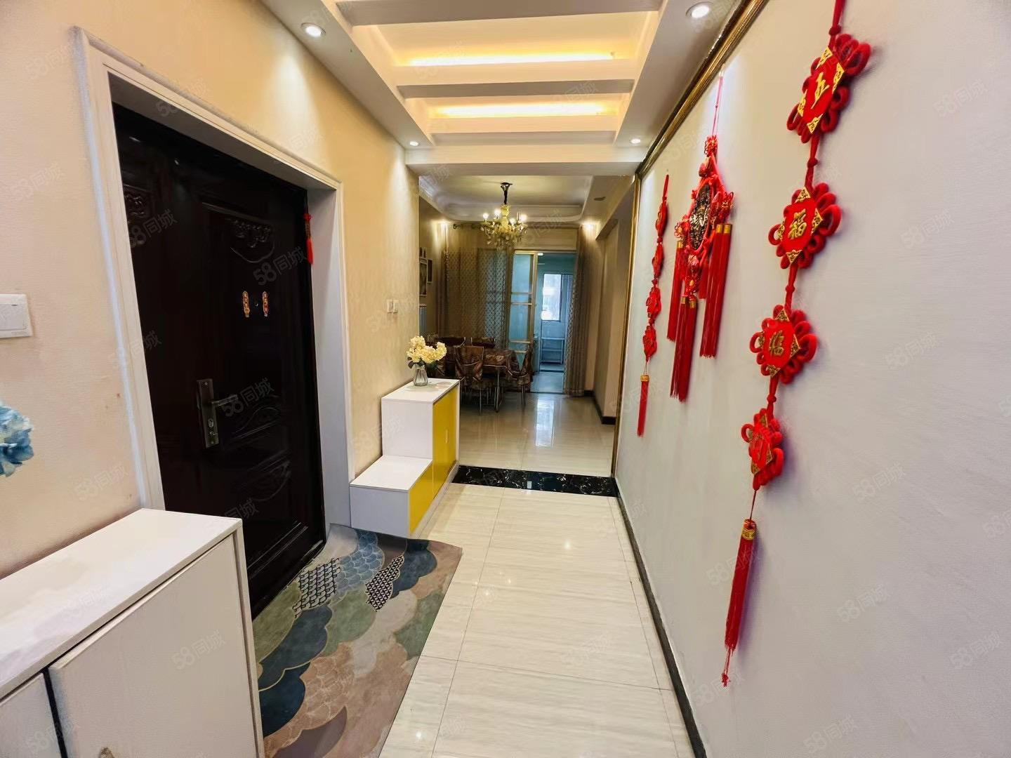 奥林清华3室2厅2卫125㎡南北63万