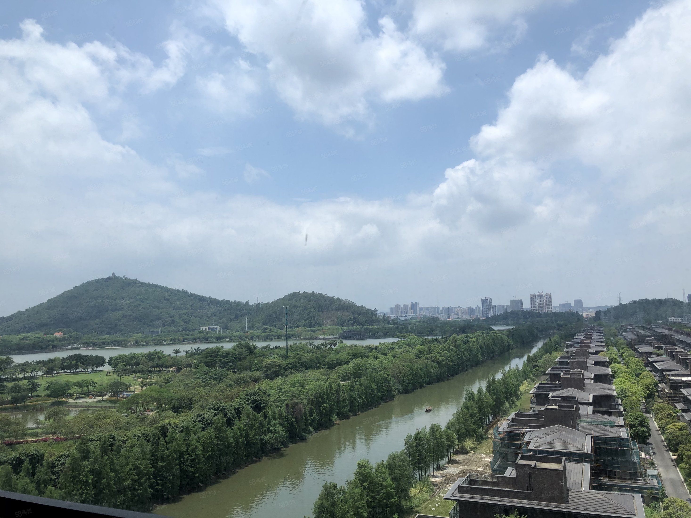 华侨城天鹅湖(别墅)7室2厅6卫1888㎡南7500万