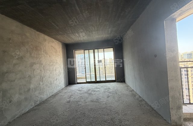 银泰红城八期4室2厅133㎡83.8万二手房图片