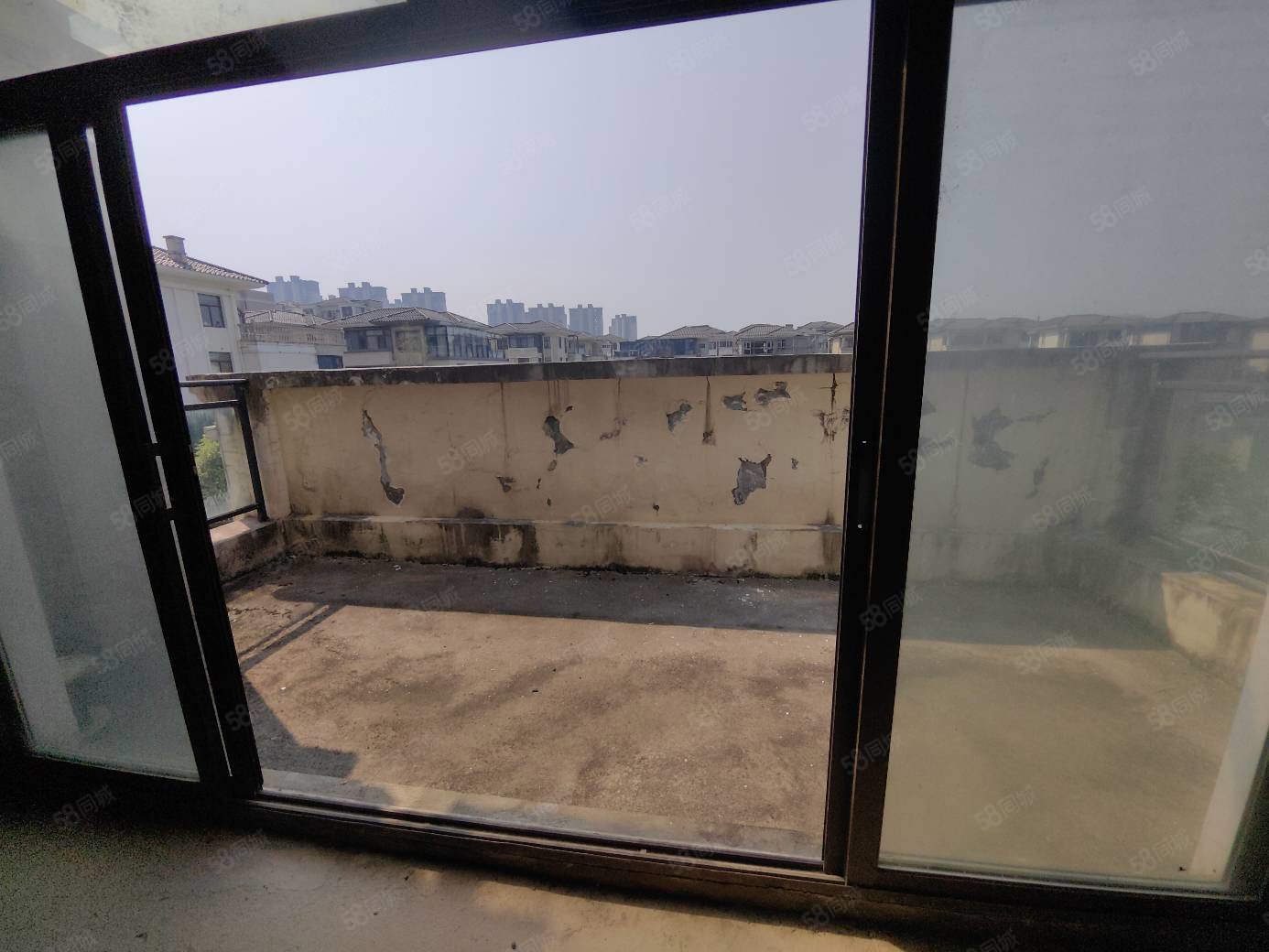 德和沁园(别墅)5室2厅4卫281㎡南北569万