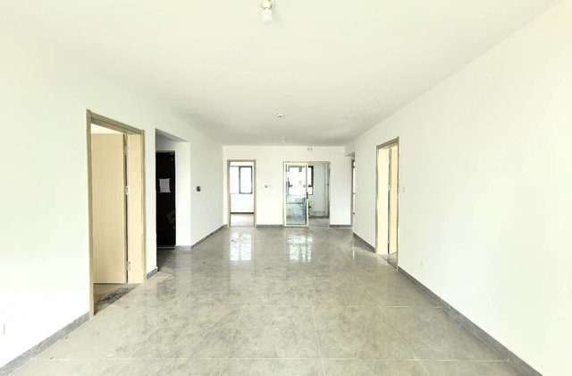 出售次新小区儒辰辰悦四室 带车位 南北通透 边户户型方正