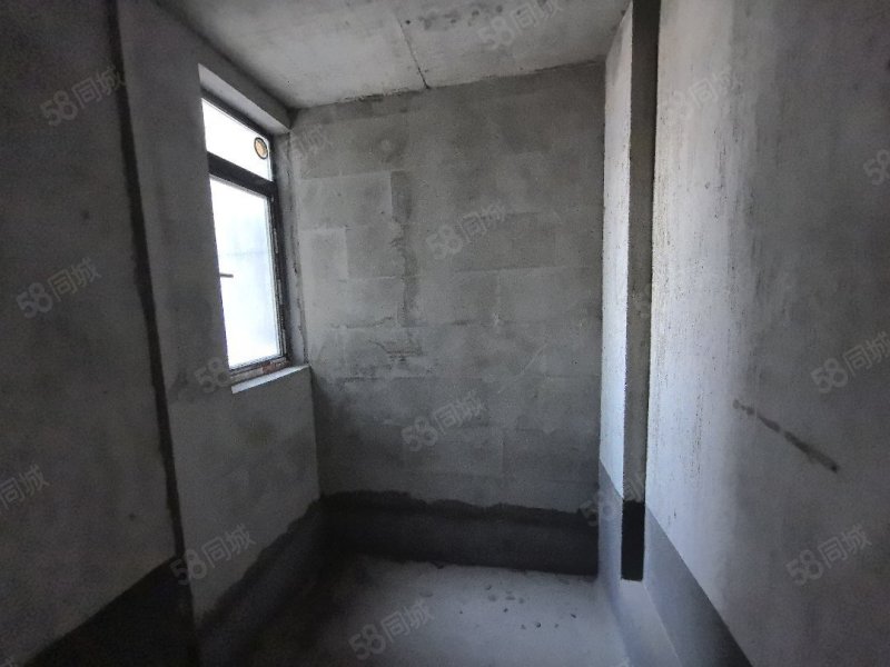 中伦天悦府3室2厅2卫116.5㎡南北46万