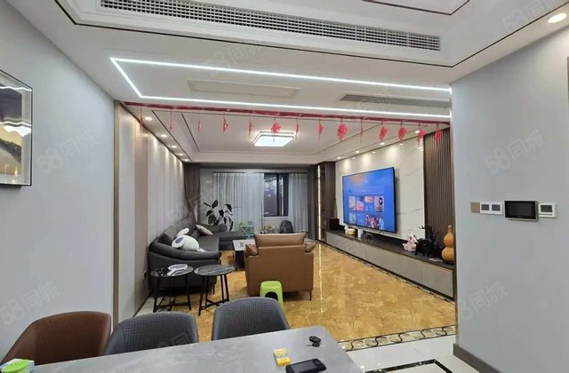 国岳府大四室，精装修，小区紧靠徒骇河，交通方便