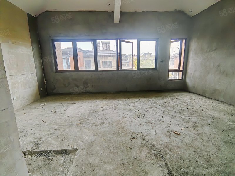 急售随时看房约谈万悦花园联排别墅边套土建已做