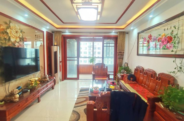 三叶草户型，双卫带车位储藏室免大税，带所有家具，小高层！