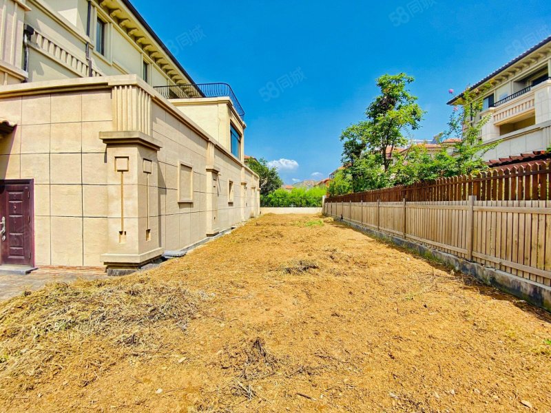 大溪谷一期别墅,东边户,带200平院,精装修,诚意出售