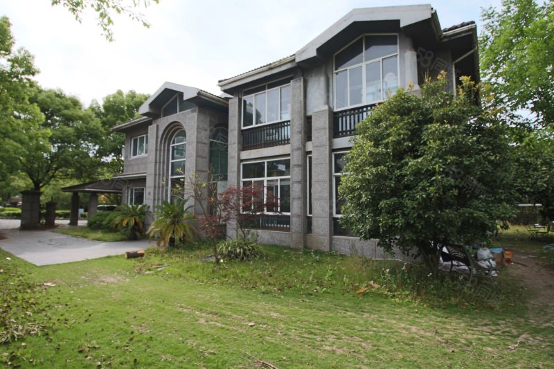 虹山半岛8室4厅5卫380㎡南北2098万