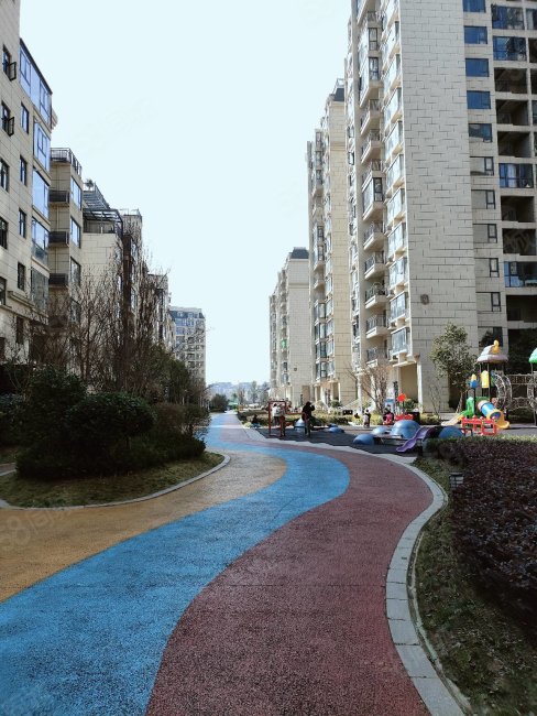 次新小区翡丽云邸价钱便宜产权清晰钥匙在手环境不错