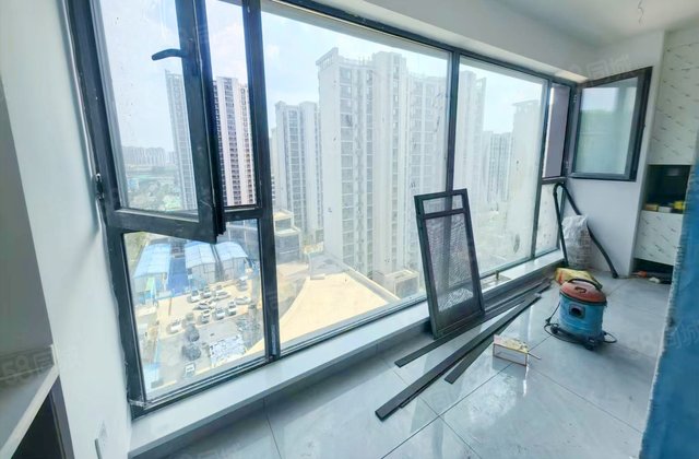 中建蔚蓝之城B4翠竹园3室2厅102㎡121.2万二手房图片