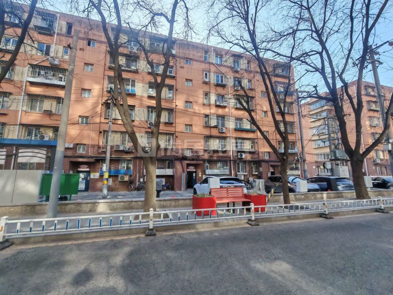 玉橋北里2室1廳1衛(wèi)57.9㎡東南138萬(wàn)