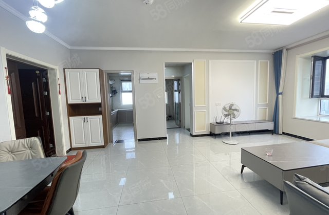 房东急卖 精装修拎包入住 带车位储藏室免大税