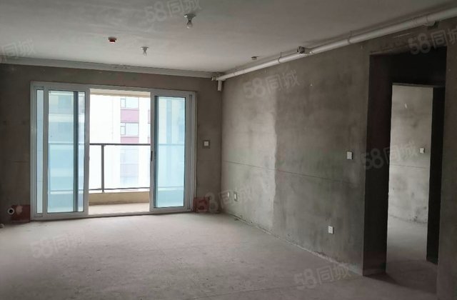 环球掌舵4室2厅152㎡138万二手房图片