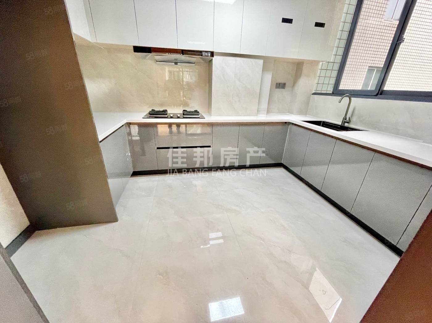 电信佳苑3室2厅2卫126㎡南北83.8万