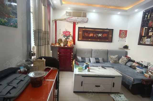 香江附近站北花园，精装修两室一厅    ，腰暂价格。看房方便