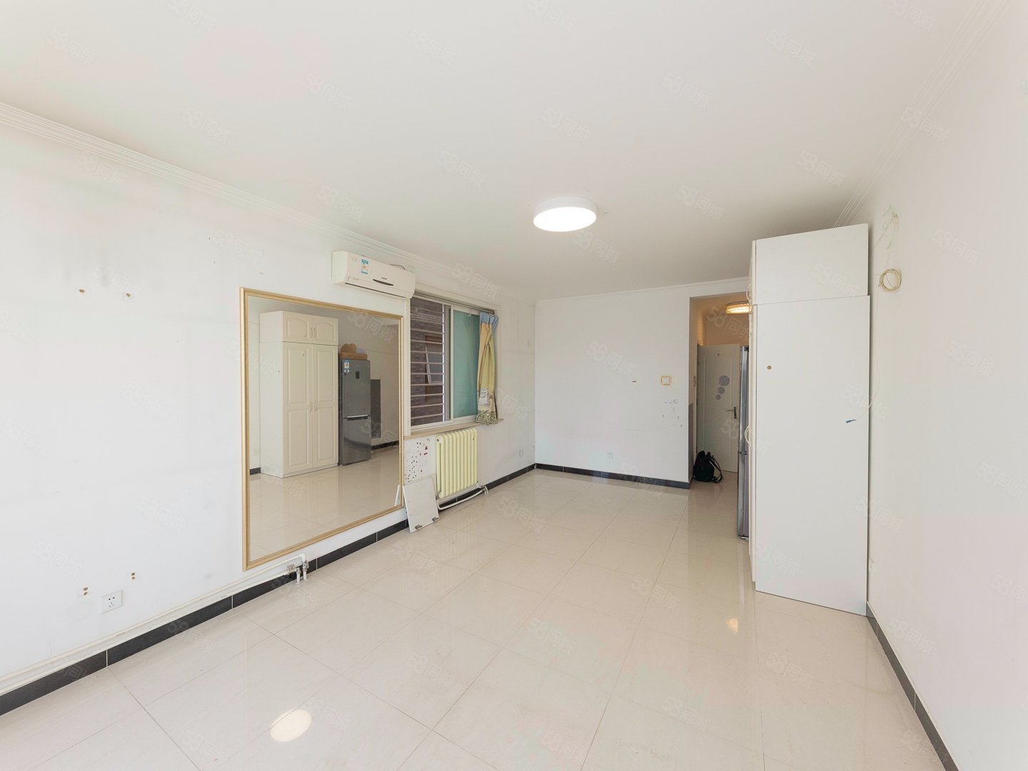 新起點嘉園1室1廳1衛(wèi)58㎡東610萬