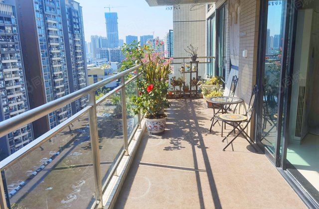 嘉信城市花园三期4室2厅176.2㎡216万二手房图片