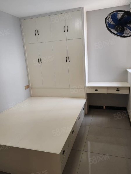 翡丽国际3室2厅2卫110㎡南北69.8万