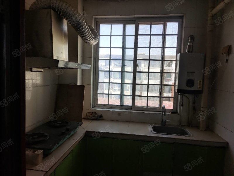 香江翡翠城2室2厅1卫106㎡南北55万