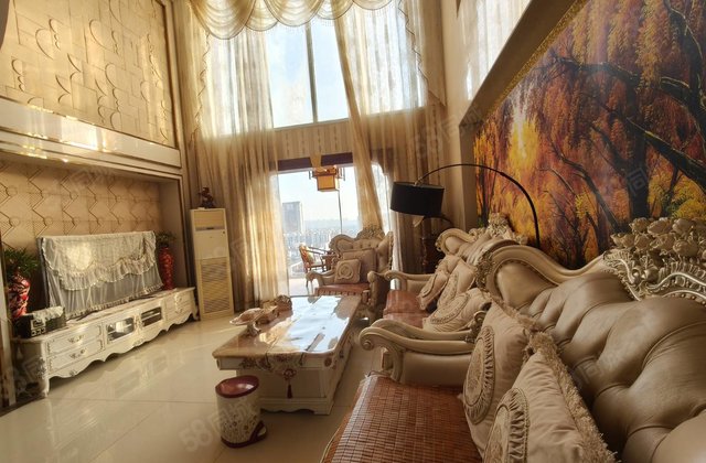 市医院旁上下两层复式240平252万！精装修带车位！新水明珠