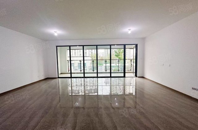 聊大一实验，奥森，区政府城市芳华，四室带三个车位带储藏室