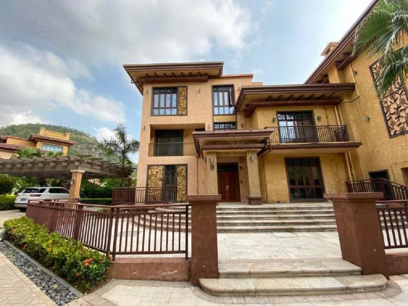 新世界名镌 a区靠山别墅 花园400平 把头位置 安静