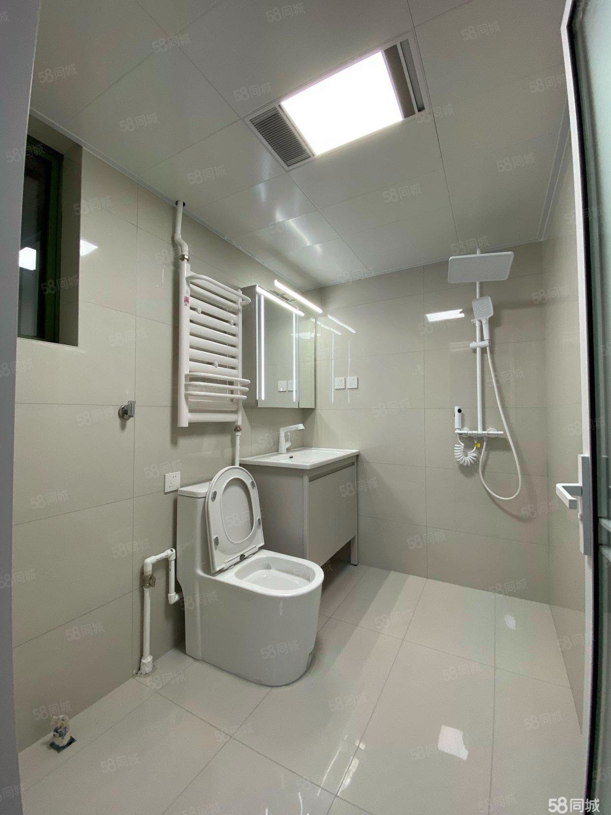 鵬潤家園3室1廳2衛(wèi)104.37㎡西南856萬