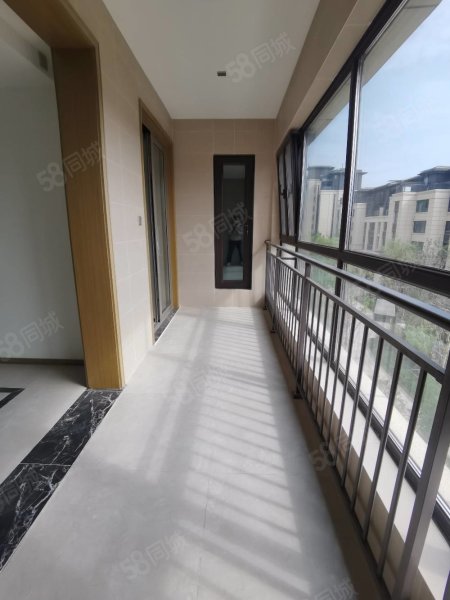 城投柳青玺悦4室2厅2卫164㎡南340万