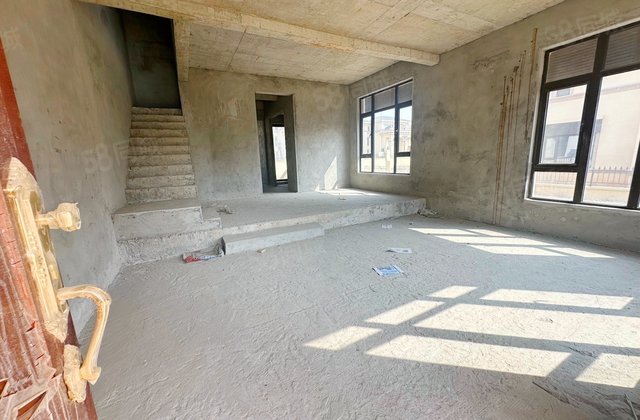 恒大云东海(别墅)3室2厅149.89㎡146万二手房图片