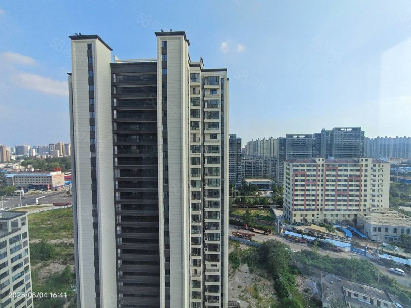 万达大都会公元3室2厅2卫116㎡南北70万