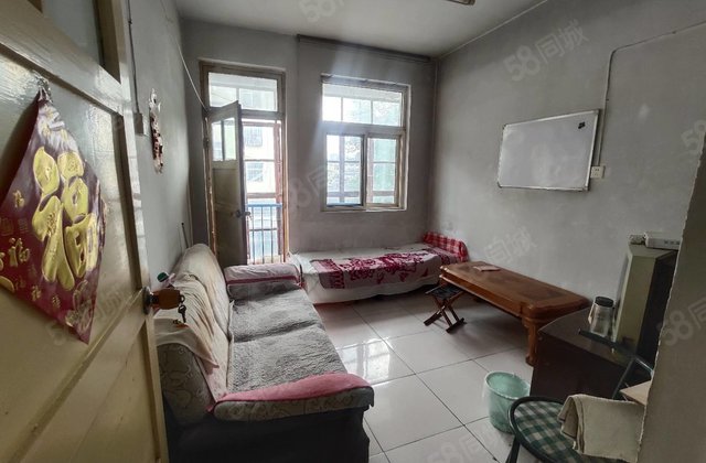 老文轩 电业局二院 二楼 外国语 老一中   三室 送储藏室