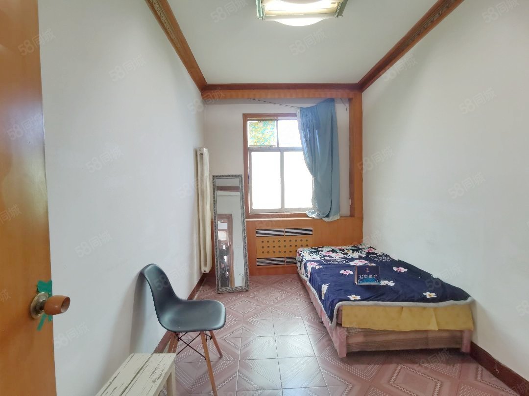 虹美新村3室1厅1卫55㎡南北14.8万