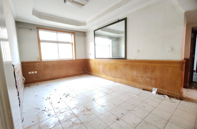 有钥匙~交警家属院~多层2楼~3室朝阳~免大税~送储~急售