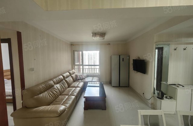 水岸花语。新上好房。随时看房。三个 即可入住。还送储藏室