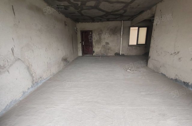 公交大厦3室2厅135㎡40.8万二手房图片