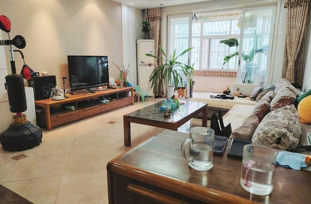 老文轩本部电梯地暖房，一梯两户，中间好楼层，带储藏室免大税