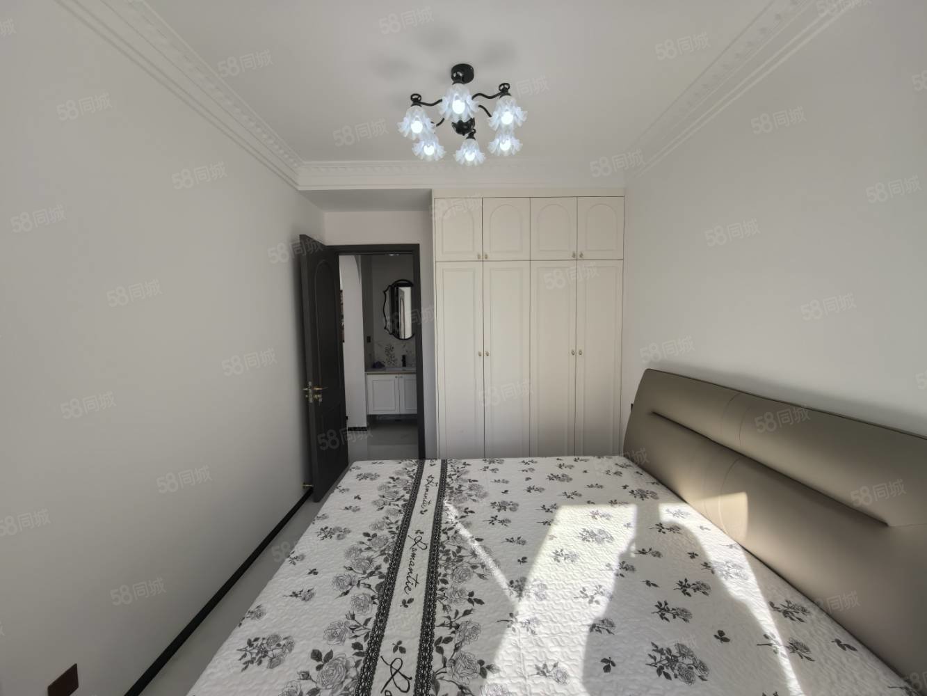 胜利嘉园3室2厅2卫124㎡南北85.8万